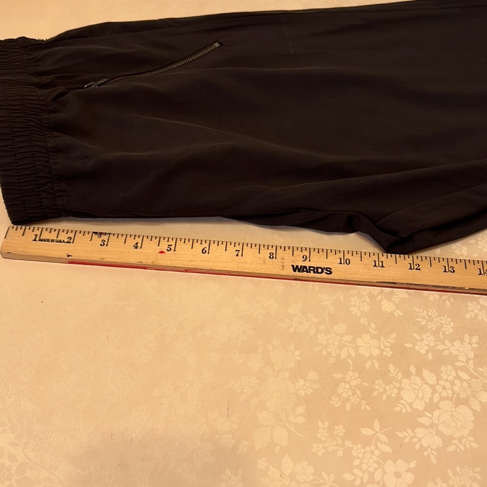 Fabletics Black Pants. Size L - Picture 7 of 7